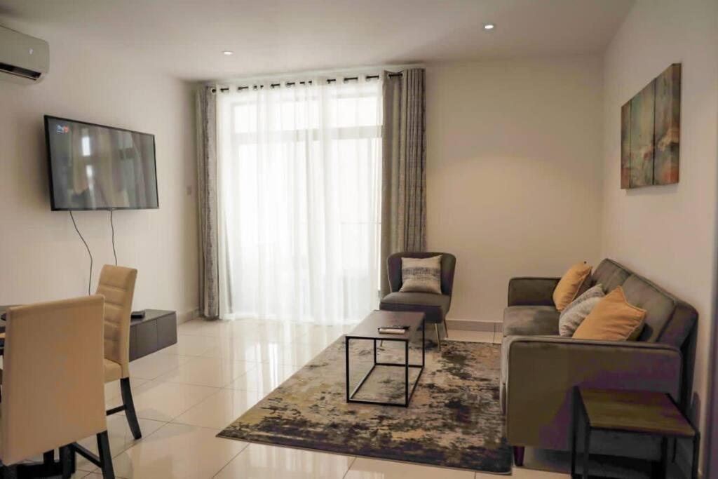 Sunshine Large 1Bed + Big Balcony @Embassy Gardens Διαμέρισμα Άκρα Εξωτερικό φωτογραφία