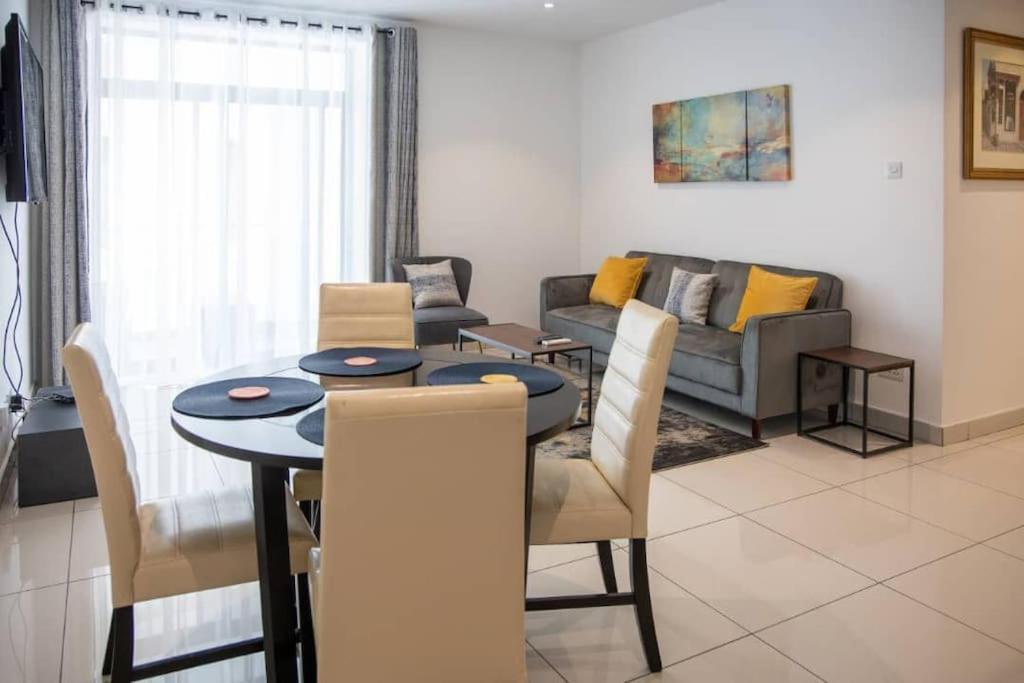 Sunshine Large 1Bed + Big Balcony @Embassy Gardens Διαμέρισμα Άκρα Εξωτερικό φωτογραφία