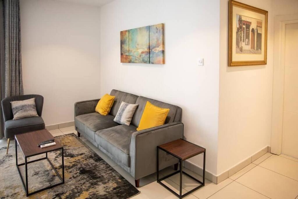 Sunshine Large 1Bed + Big Balcony @Embassy Gardens Διαμέρισμα Άκρα Εξωτερικό φωτογραφία